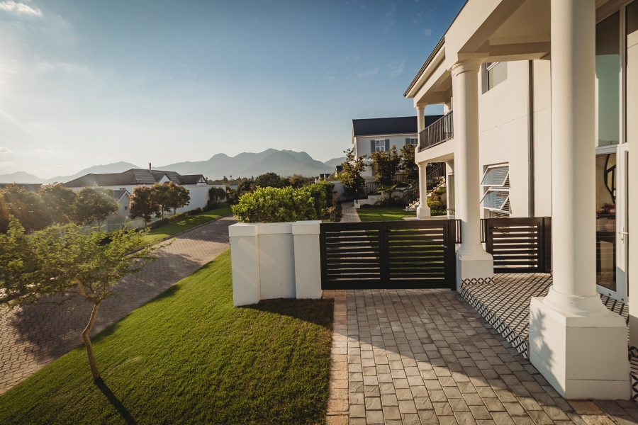 4 Bedroom Property for Sale in Kingswood Golf Estate Western Cape
